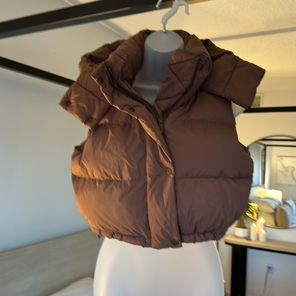 Lululemon Wunder Puff Super-Cropped Vest in Brown RARE, Size 4 - Picture 10 of 13